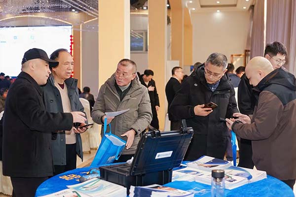 为嘉宾介绍我司优质产品